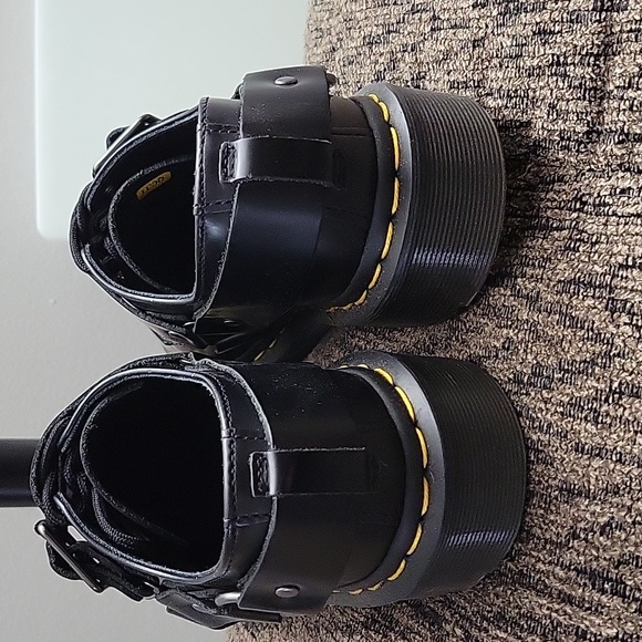 Shoes - Picture 4 of 6